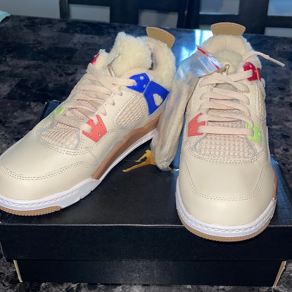 Brand new Jordan 4 Retro ( PS)